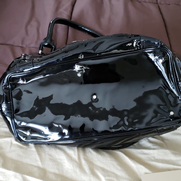 Burberry quilted patent leather large silver tone (price is firm) - Picture 2 of 12